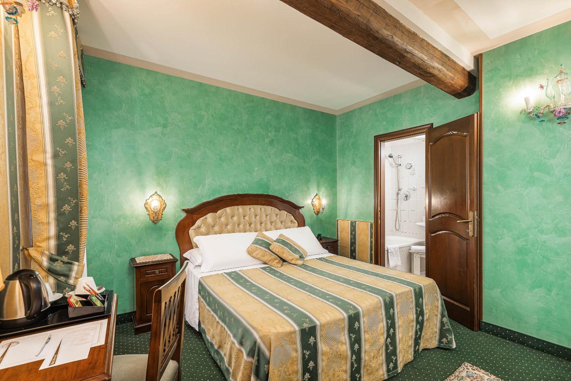 Superior Double or Twin Room,1604071104:JPEG